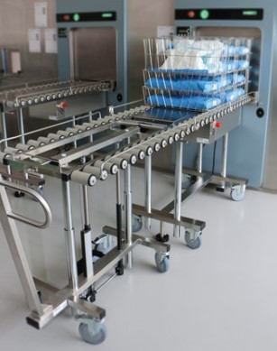 Laden en ontladen sterilisatoren. Matachana en Wassenburg Medical